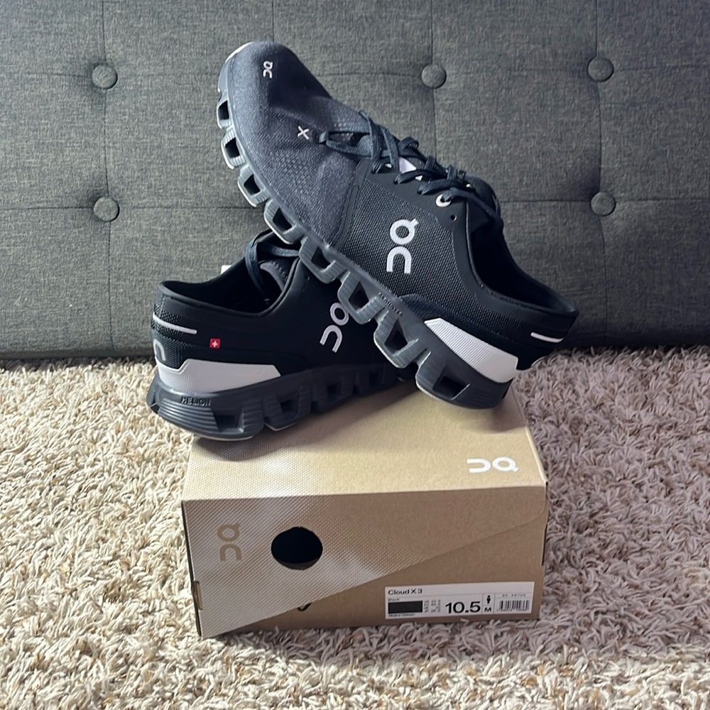 On Cloud X Mens US Size 10.5